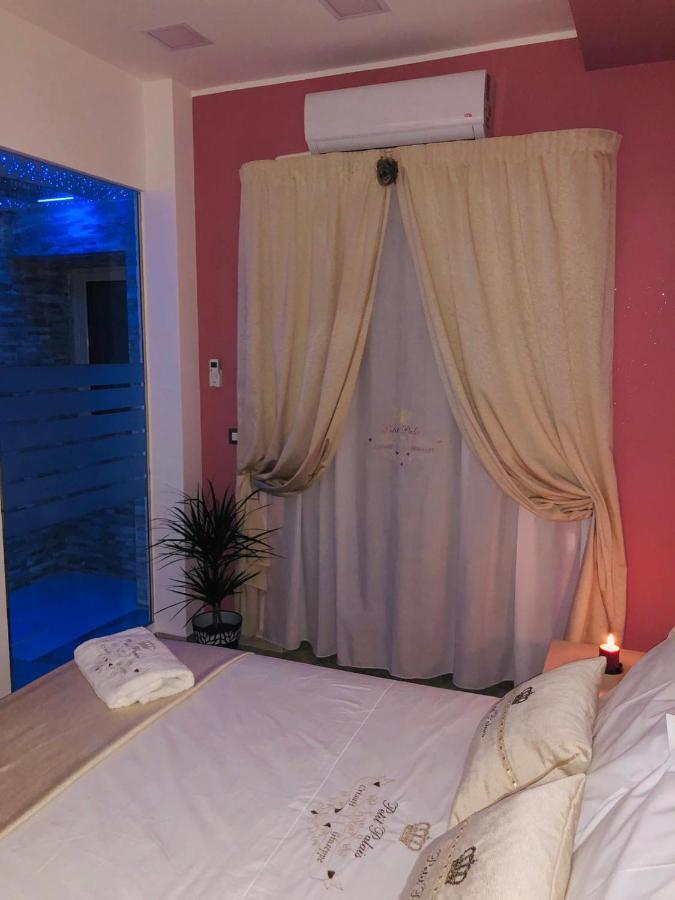 Suite Petit Катания Екстериор снимка