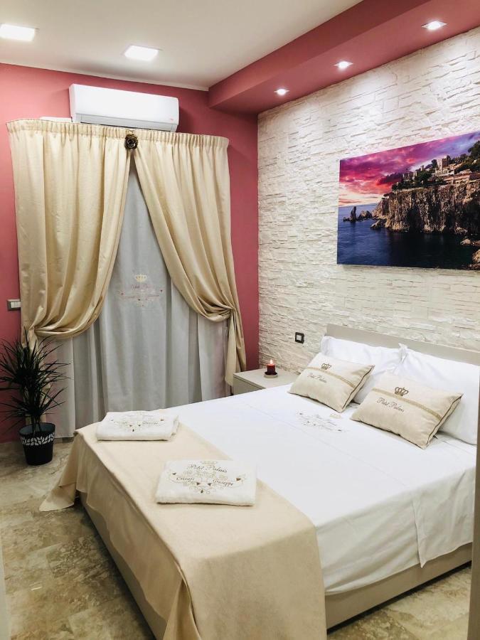 Suite Petit Катания Екстериор снимка