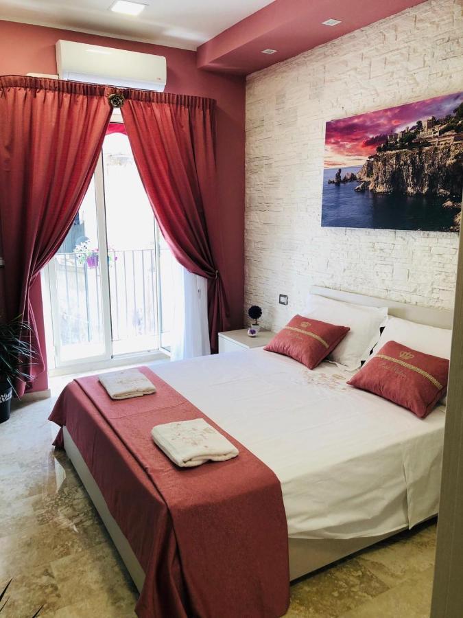 Suite Petit Катания Екстериор снимка