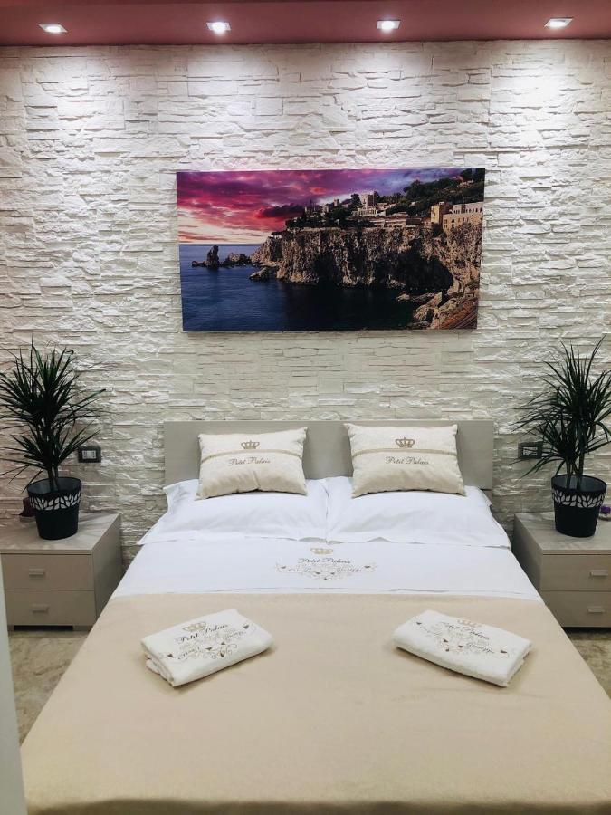 Suite Petit Катания Екстериор снимка