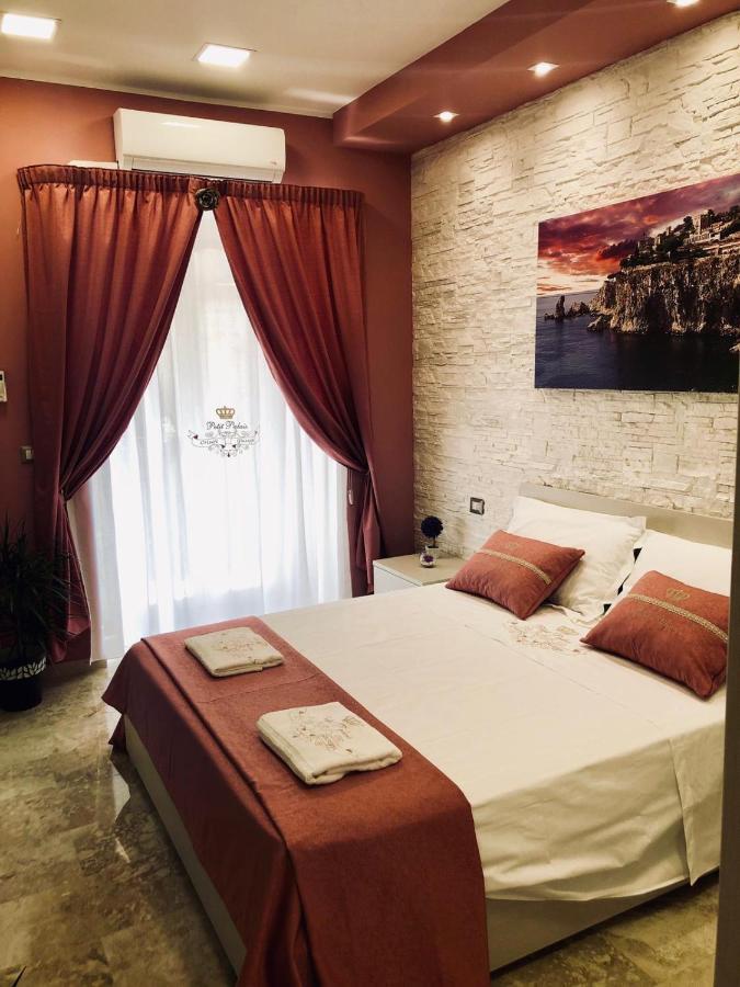 Suite Petit Катания Екстериор снимка
